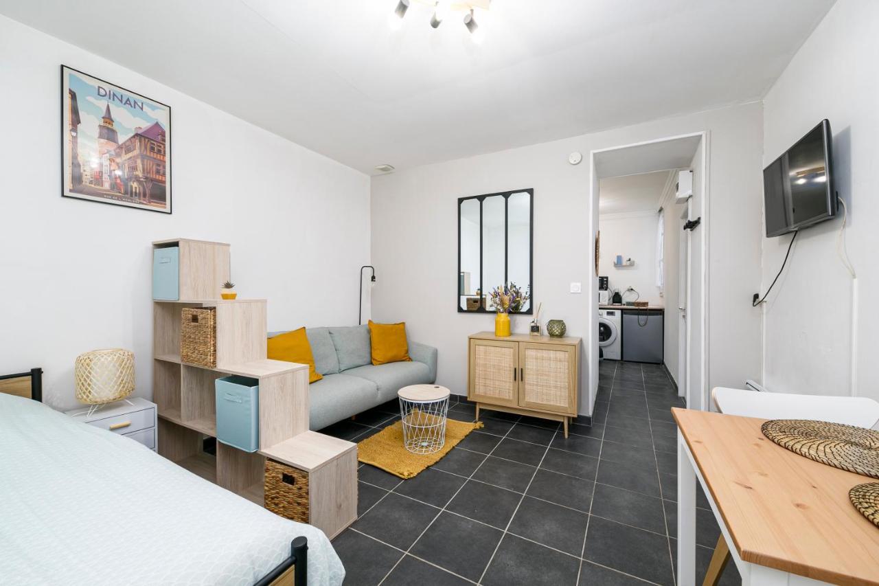 Agreable T1 Situe Au Centre Historique De Dinan Apartment Exterior photo